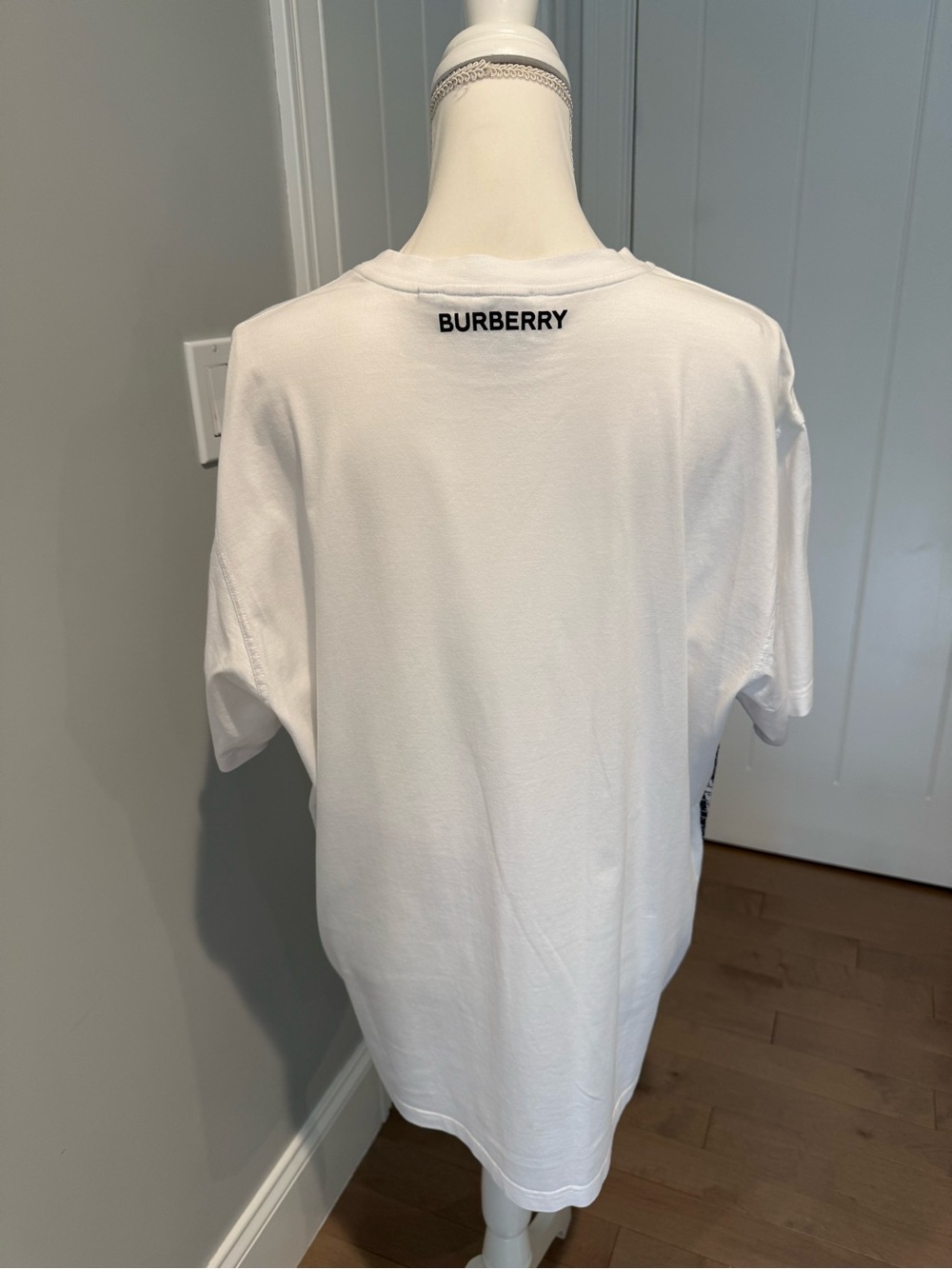 💯 % AUTHENTIC BURBERRY TEE SHIRT - Picture 6 of 11